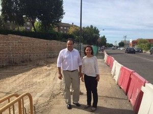 Los dirigentes socialistas revisaron el asfaltado de una calle de Leganés