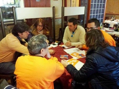 Gross junto a su equipo durante la campaña electoral. Foto: Cs.