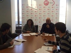 Susana Huertas y Carmelo Ruiz-De la hermosa presentaron el informe.