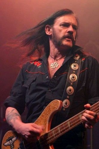 Lemmy Kilmister, durante un concierto.