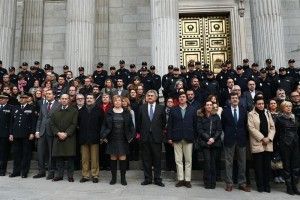 policías