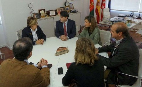 David Pérez se reunió con la directora de Cercanías. Foto: Ayto. de Alcorcón.