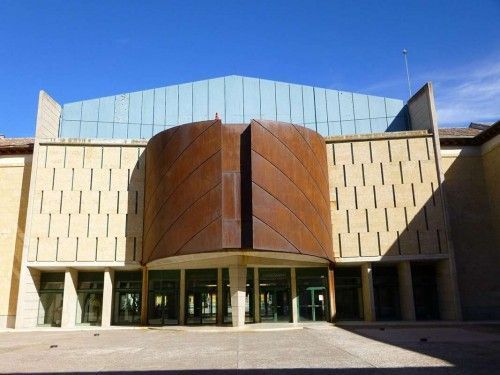 El Centro Cultural Isabel de Farnesio de Aranjuez.