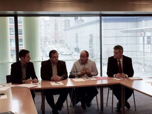 Javier Rodríguez (Alcalá), Santiago Llorente (Leganés), Manuel Robles (Fuenlabrada) y David Lucas (Móstoles), durante la reunión.