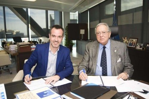 Albert Tort y DIego Murillo rubricaron el convenio.