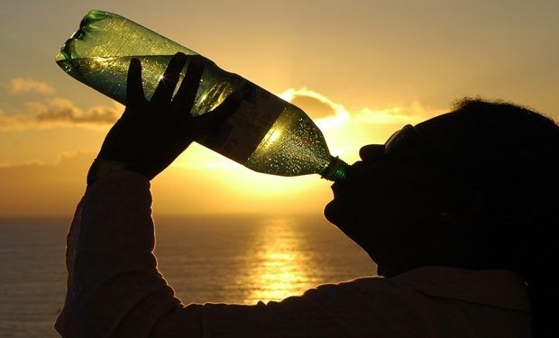 beber agua