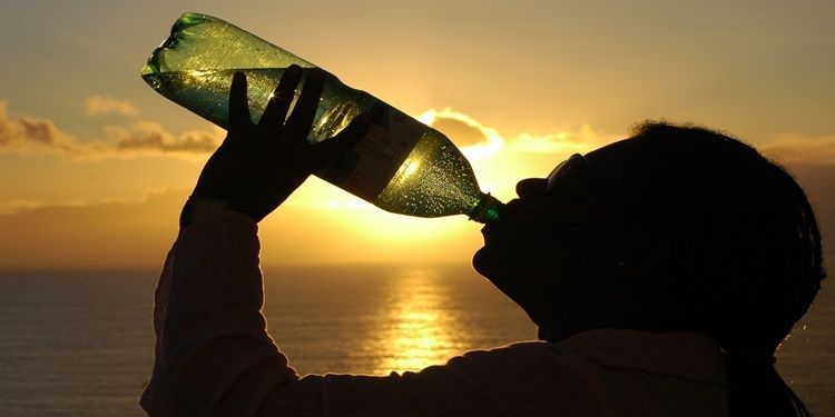 beber agua