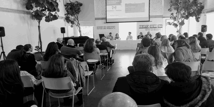 El blanco y negro de la moda adaptada. Mucho diseño y poco apoyo institucional.