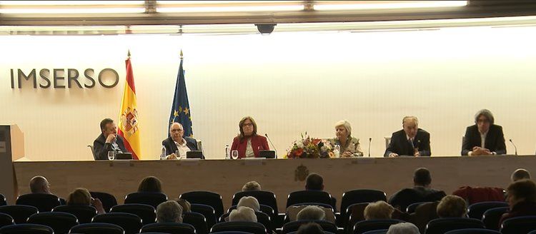 Alberto Reyero, Diputado de la Asamblea de Madrid, Alejandro Rocamora, Sabina Camacho, Directora General de ASISPA, Carmen Balfagón, Directora General del IMSERSO, Cesar Navarro Presidente del Ateneo de Madrid y Andoni Anseán, Presidente de la Fundación Salud Mental España comparten mesa en la jornada celebrada por ASISPA el pasado día 22 donde se trató el problema social que supone el suicidio en España y donde una parte de la sociedad trata de ocultarlo.