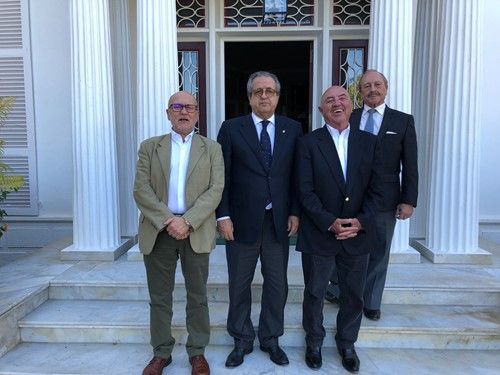 El profesor Sollinger, numero uno en el mundo en trasplante de páncreas junto a otros profesionales como el Profesor Luis Morcillo , Jefe de Endocrinologia del Hospital Universitario de Canarias y Antonio Alarcó Jefe de trasplantes de páncreas de páncreas del mismo Hospital 