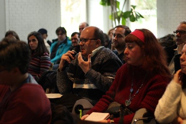 El público participó en todas las mesas realizando distintas observaciones sobre sus experiencias personales.