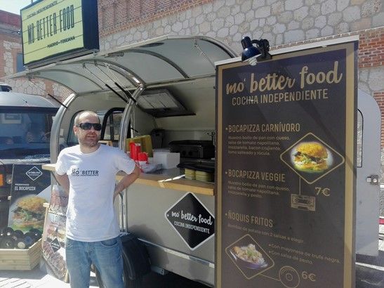La comida italiana cocinada en directo en la food truck  "Mo´better food"