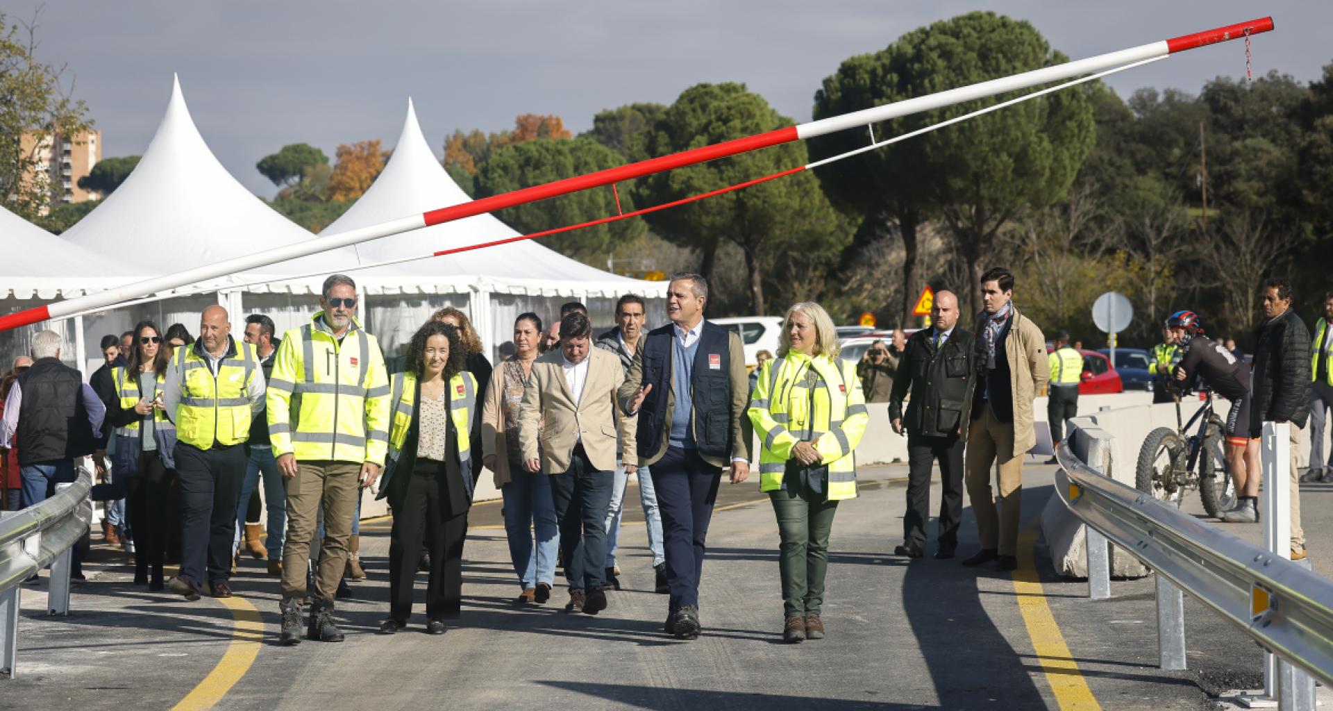 Dos puentes provisionales entre Aldea del Fresno, Villa del Prado y ...