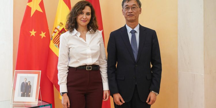Díaz Ayuso China