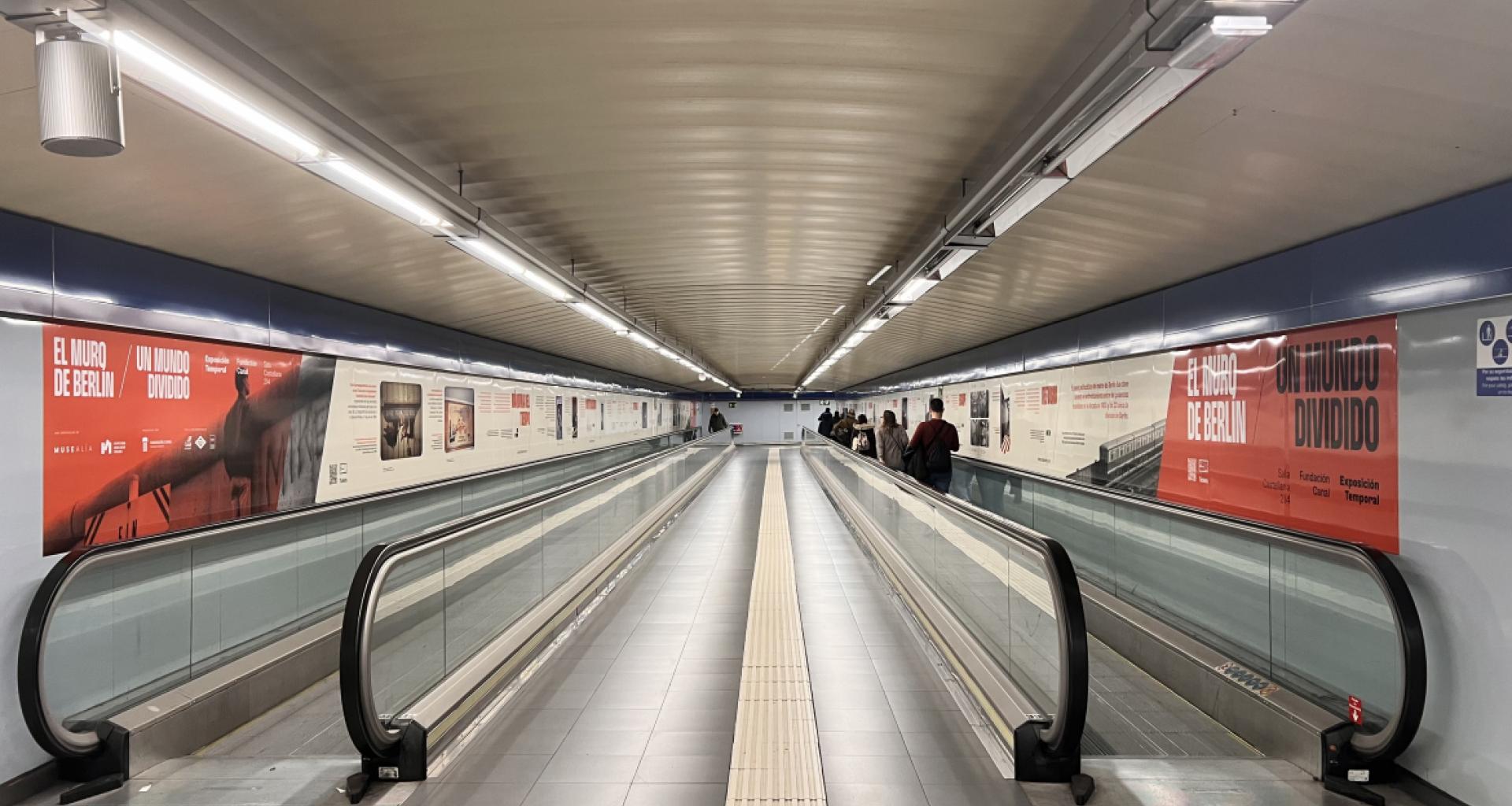 La station de métro de Berlin (U-bahn) entrée Photo Stock - Alamy La station de métro de Berlin (U-bahn) entrée Photo Stock - Alamy