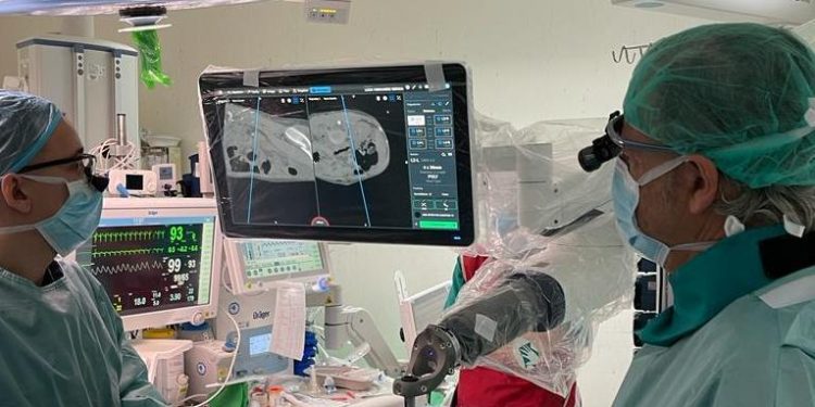 medicina operacion cirujia cirujano robot