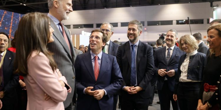 FITUR