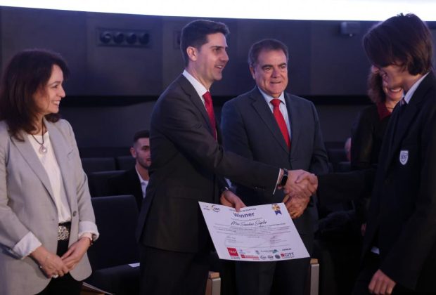 La Comunidad de Madrid fomenta las vocaciones de los jóvenes en el sector aeroespacial, estratégico para la generación de conocimiento e i
